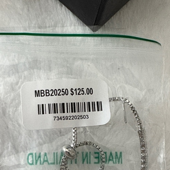 Dazzling Silver Necklace with Starburst Pendant - Picture 2 of 3